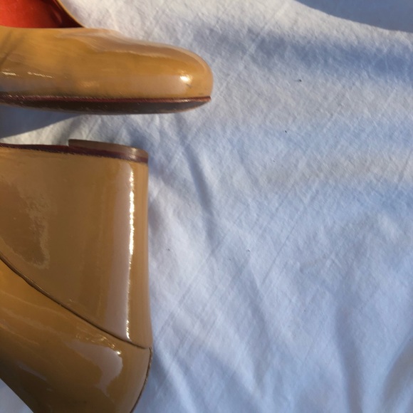 Tory Burch Pumps / Wedge Heels in Nude, Red Insole - Picture 12 of 13